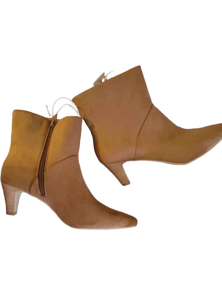 Ladies Trendy Ankle Boots Sizes 8 and 8.5 NWT