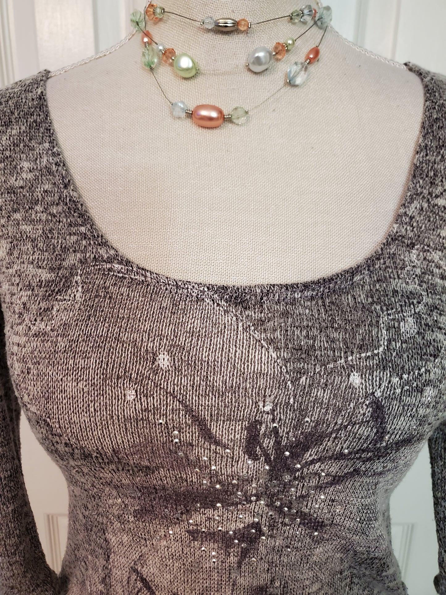 Ladies Lightweight Top with Ruched Sides Size Large