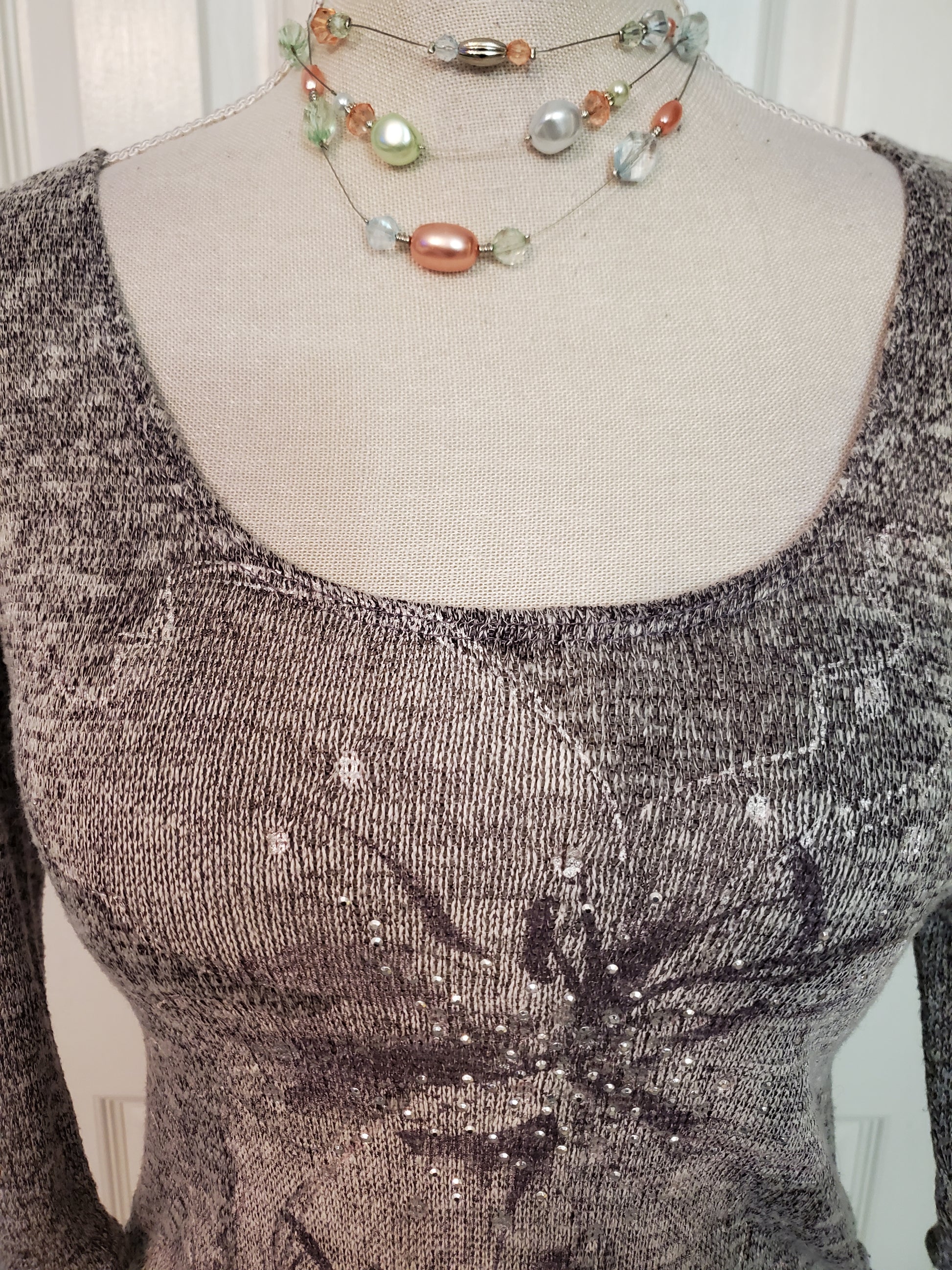 Ladies Lightweight Top with Ruched Sides Size Large