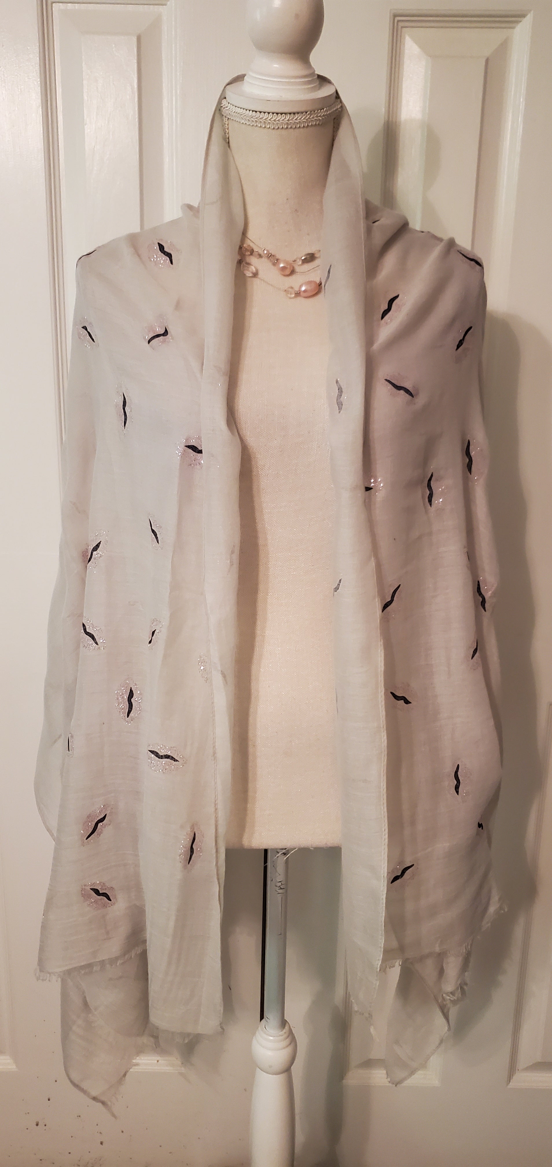Grey Feather Print Pattern Scarf Cotton and Viscose