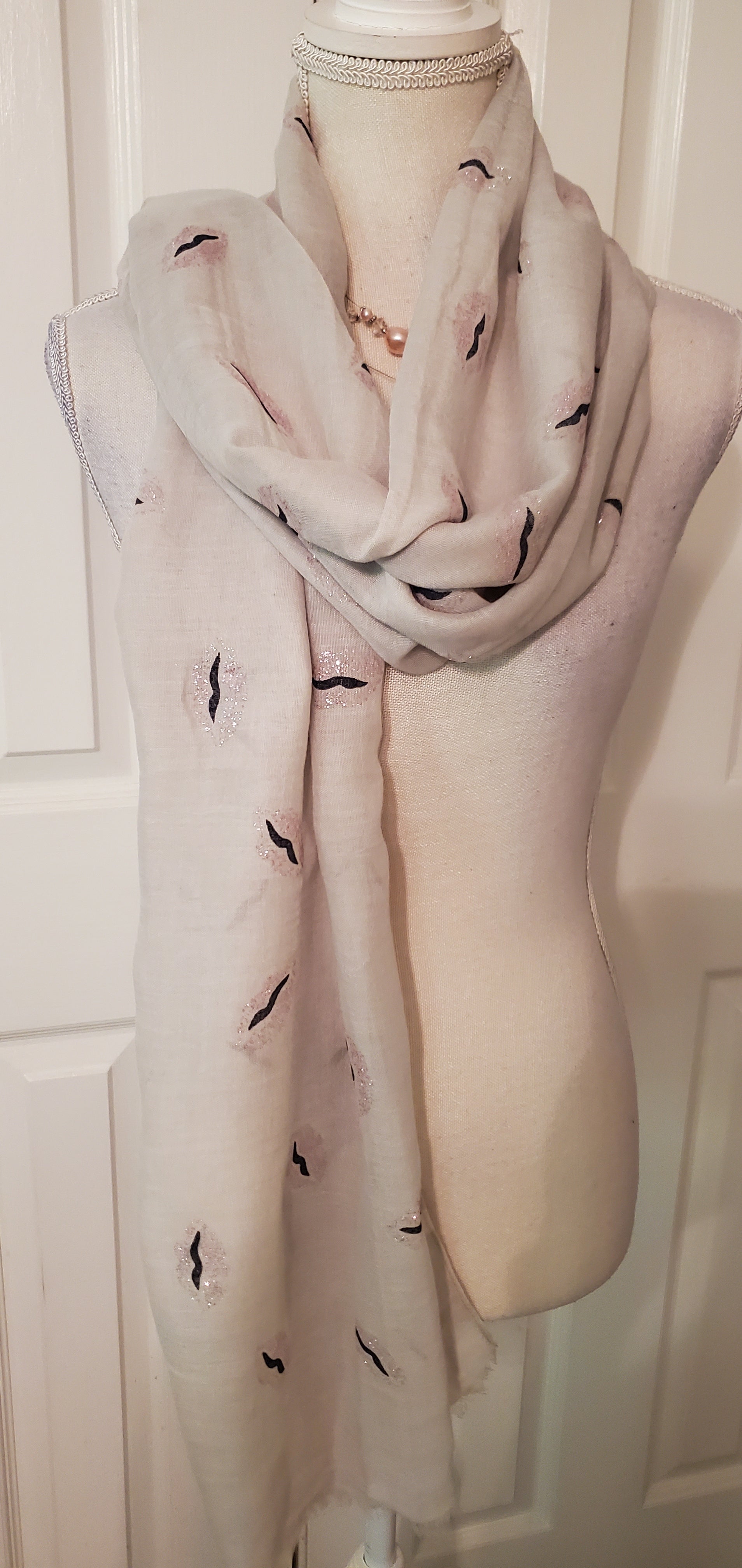 Grey Feather Print Pattern Scarf Cotton and Viscose