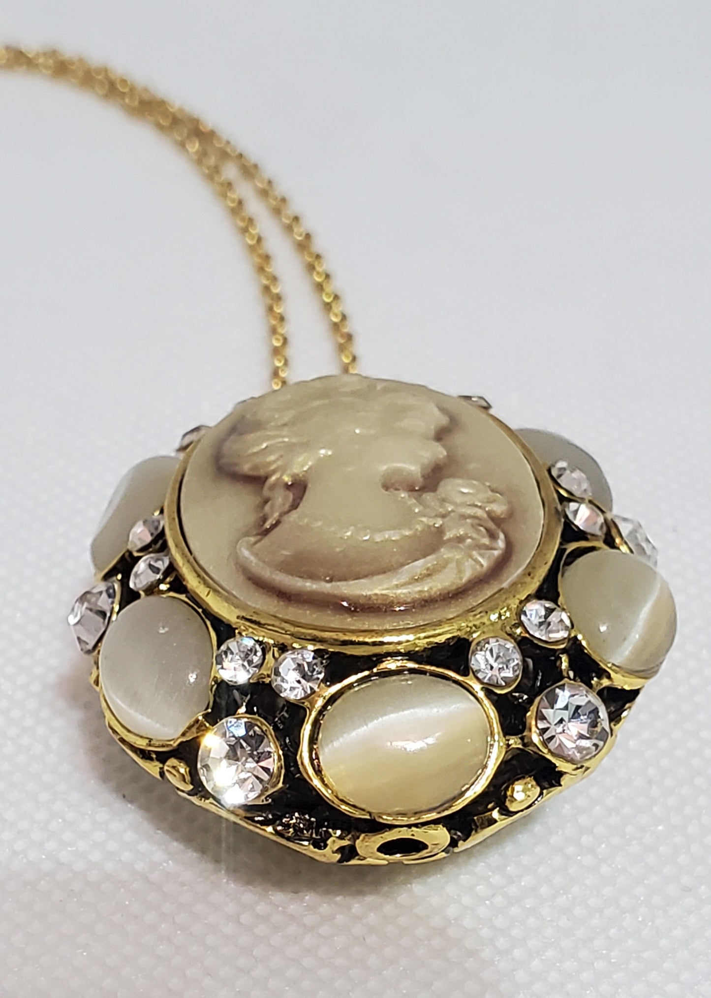 Tiger Eye Classic Cameo Pendant Necklace with Modern Twist