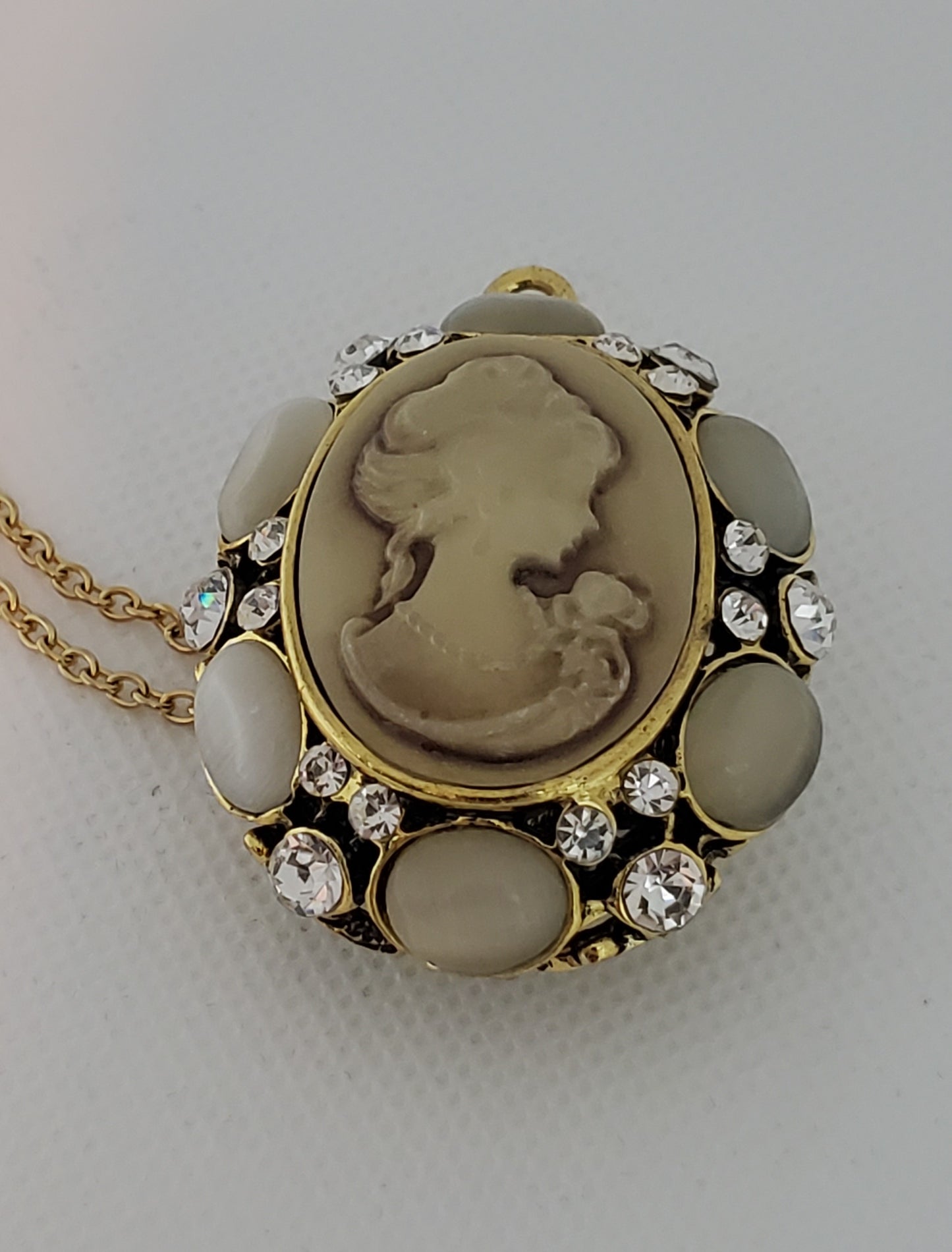 Tiger Eye Classic Cameo Pendant Necklace with Modern Twist