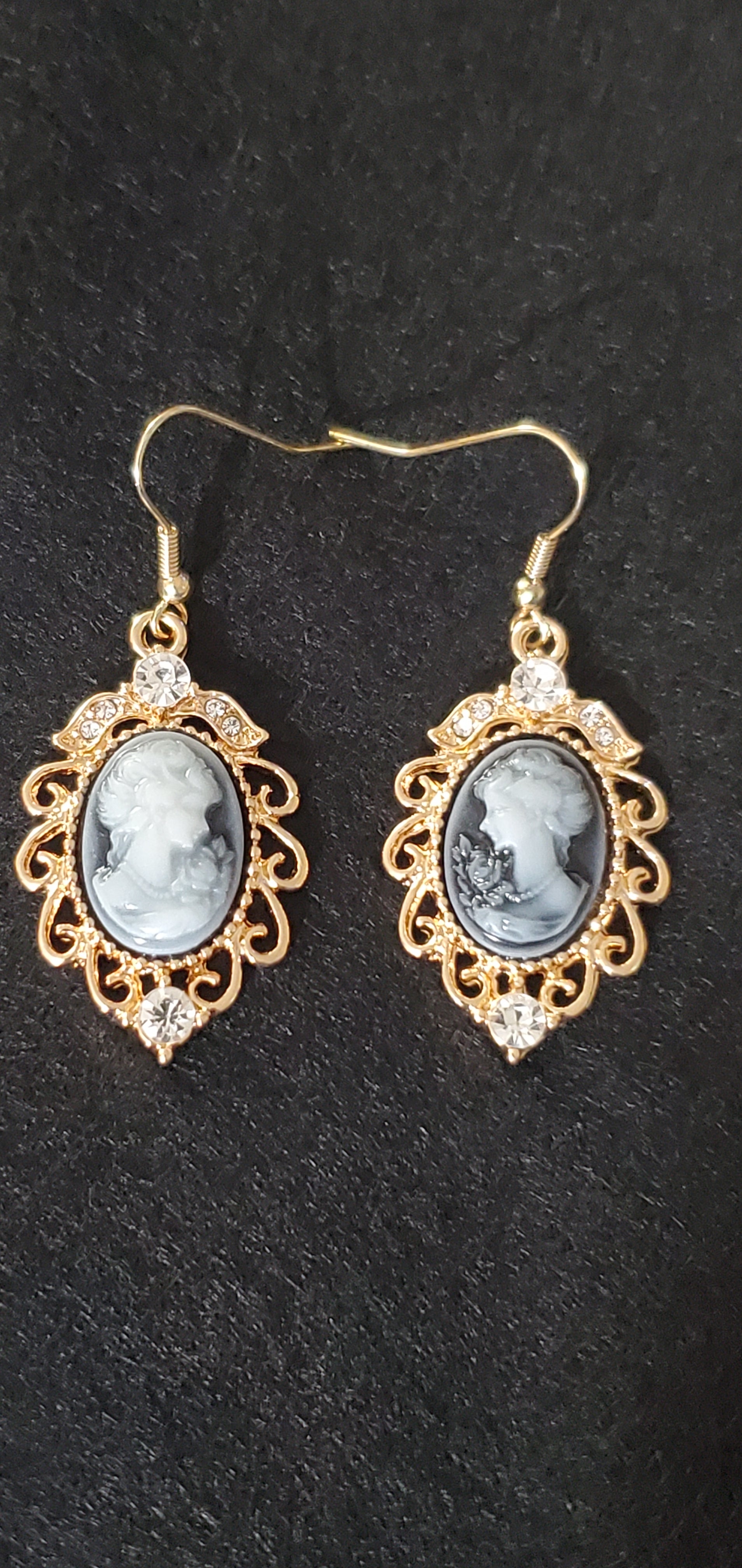 Smokey Gray Cameo Pendant Necklace and Earrings