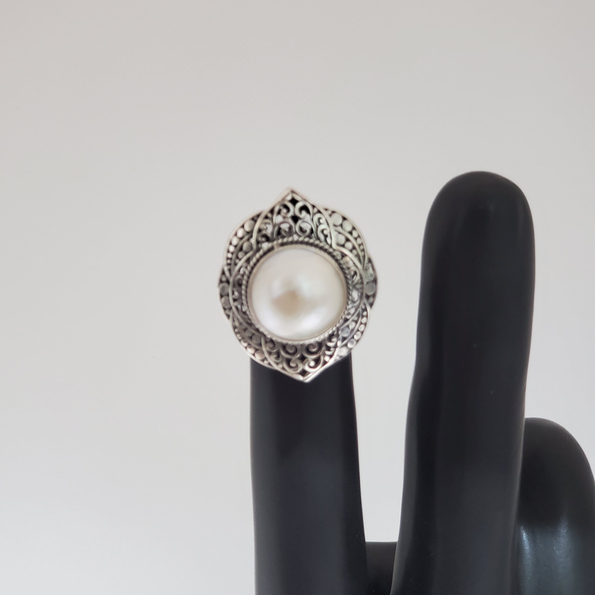 BALI LEGACY White or Blue Mabe Pearl Sterling Silver Ring