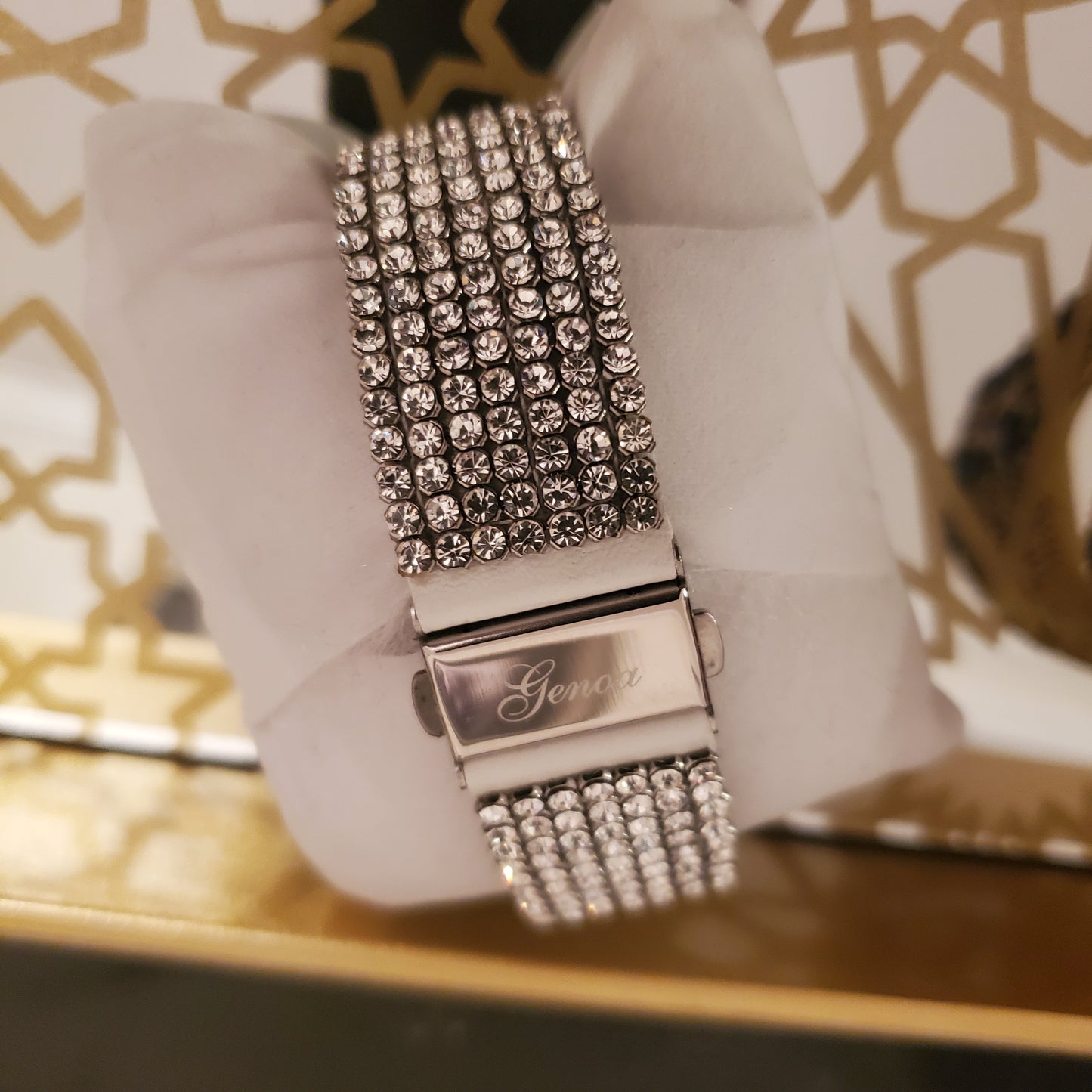 Striking, Classic and Elegant Ladies Crystal Watch