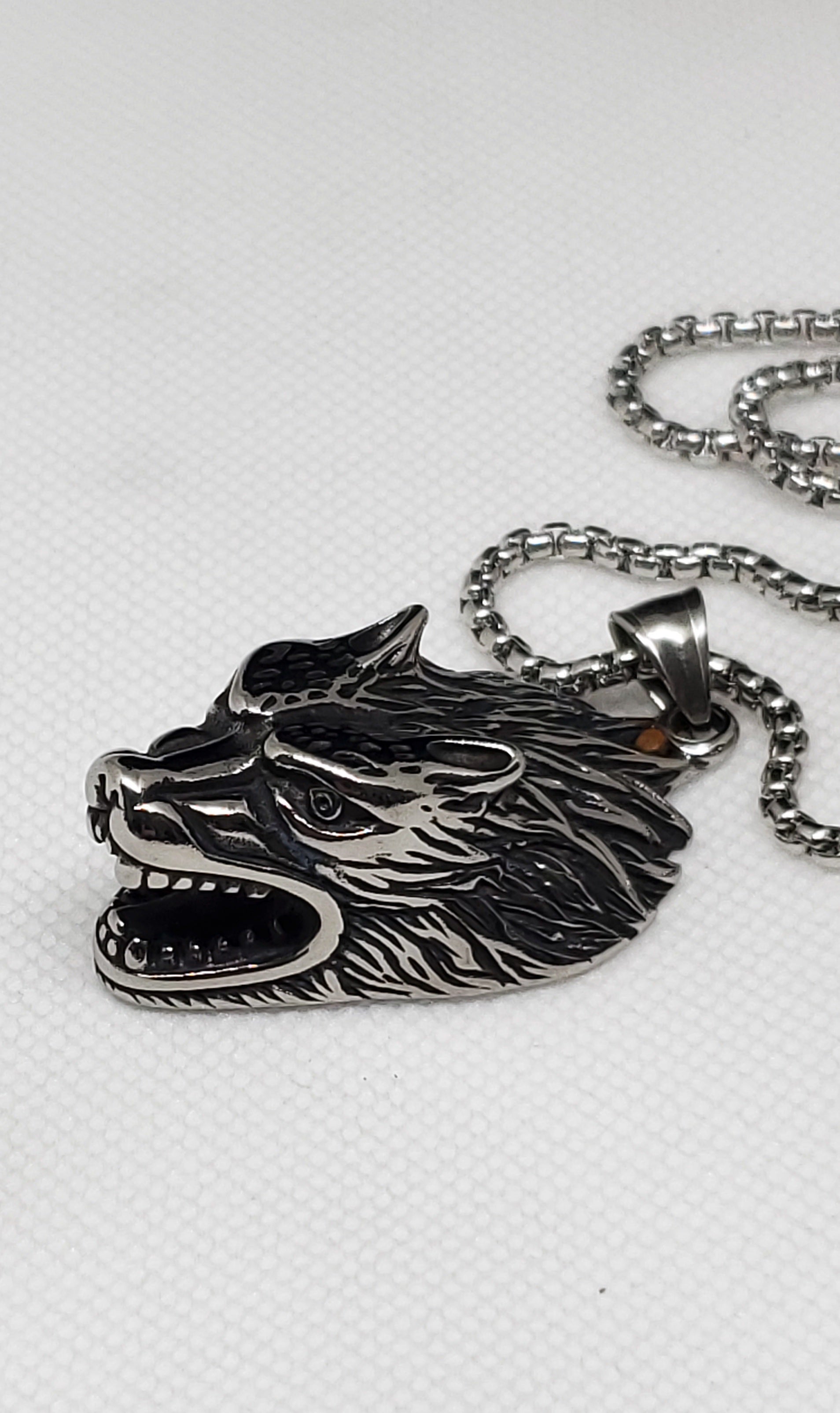 Wolf Earrings and Pendant Necklace 24 Inches