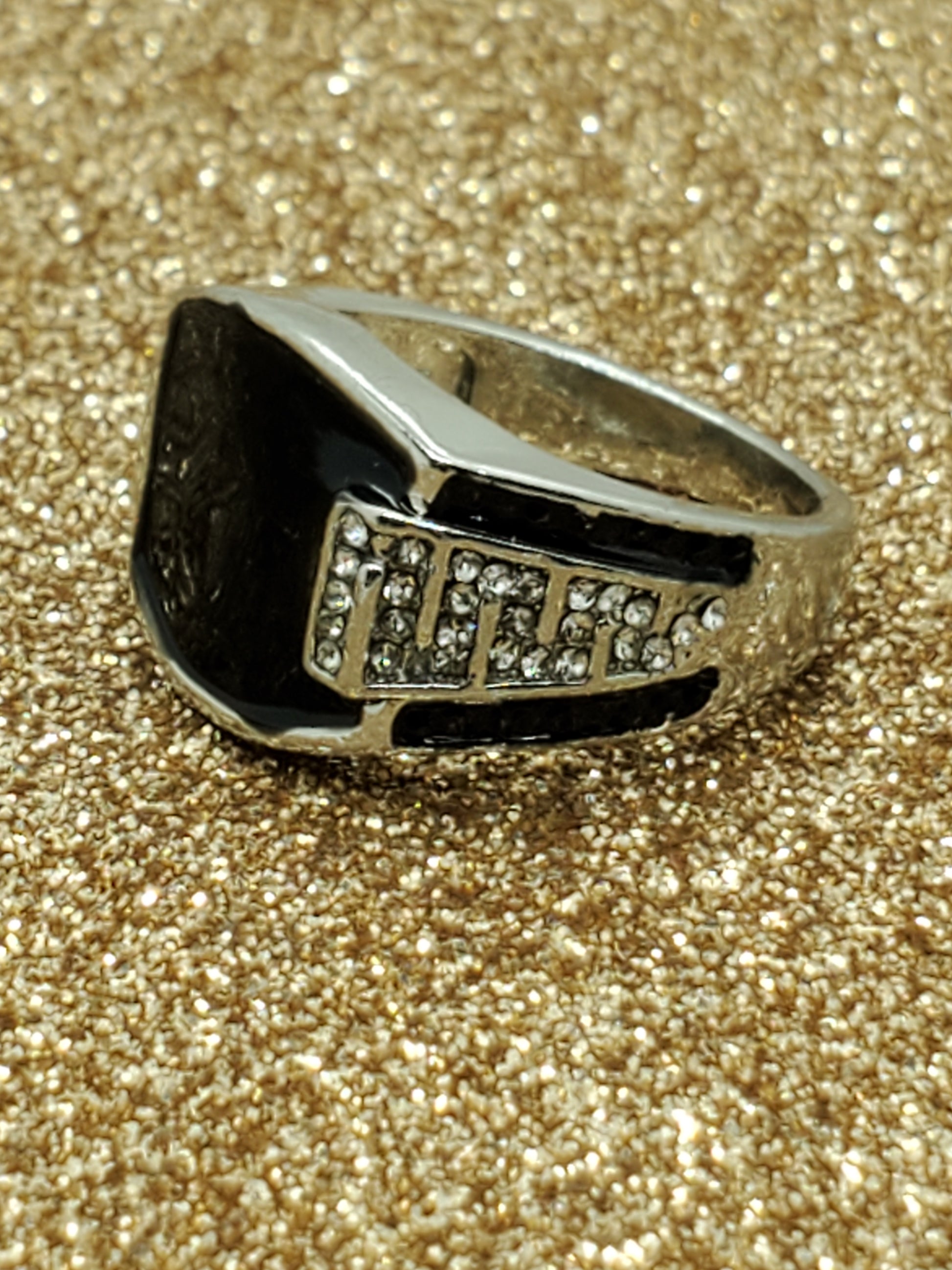 Men's Black Agate and Silver Ring Size 8, 11