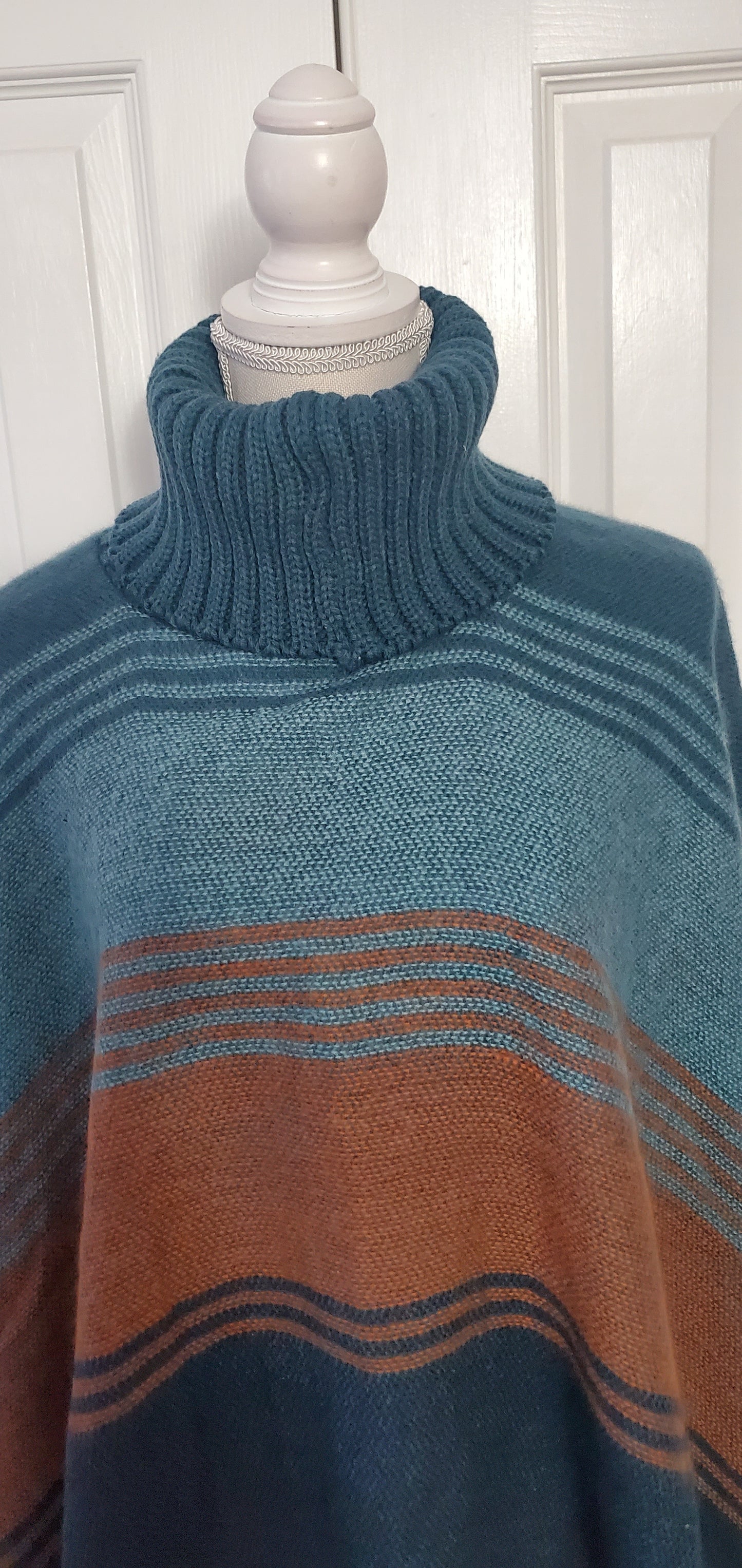 Tahari Designer Knit Poncho One Size Fits Most New