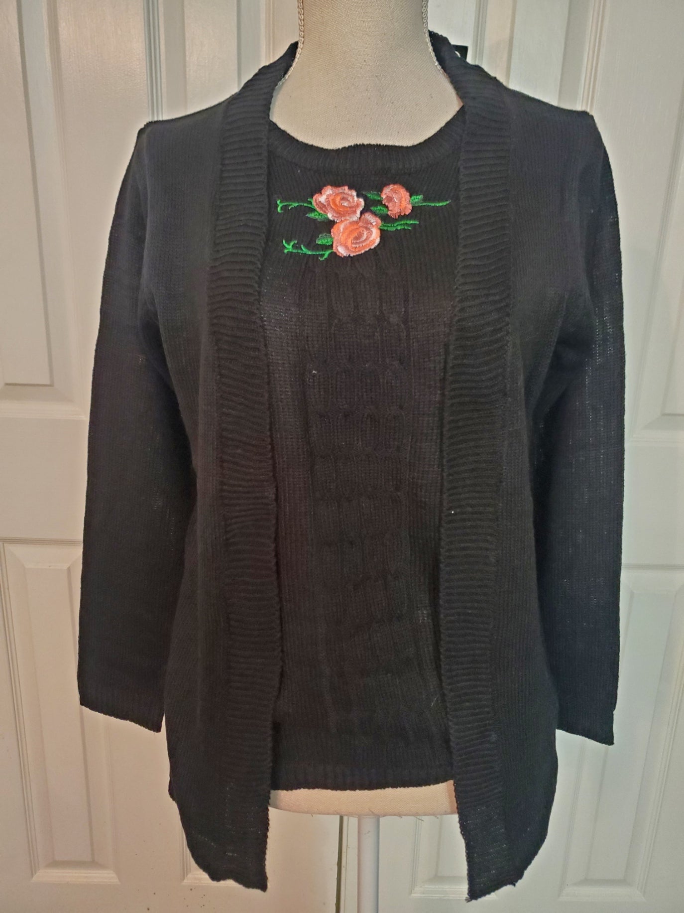 NY Designer Twin Sweater Set Size Medium