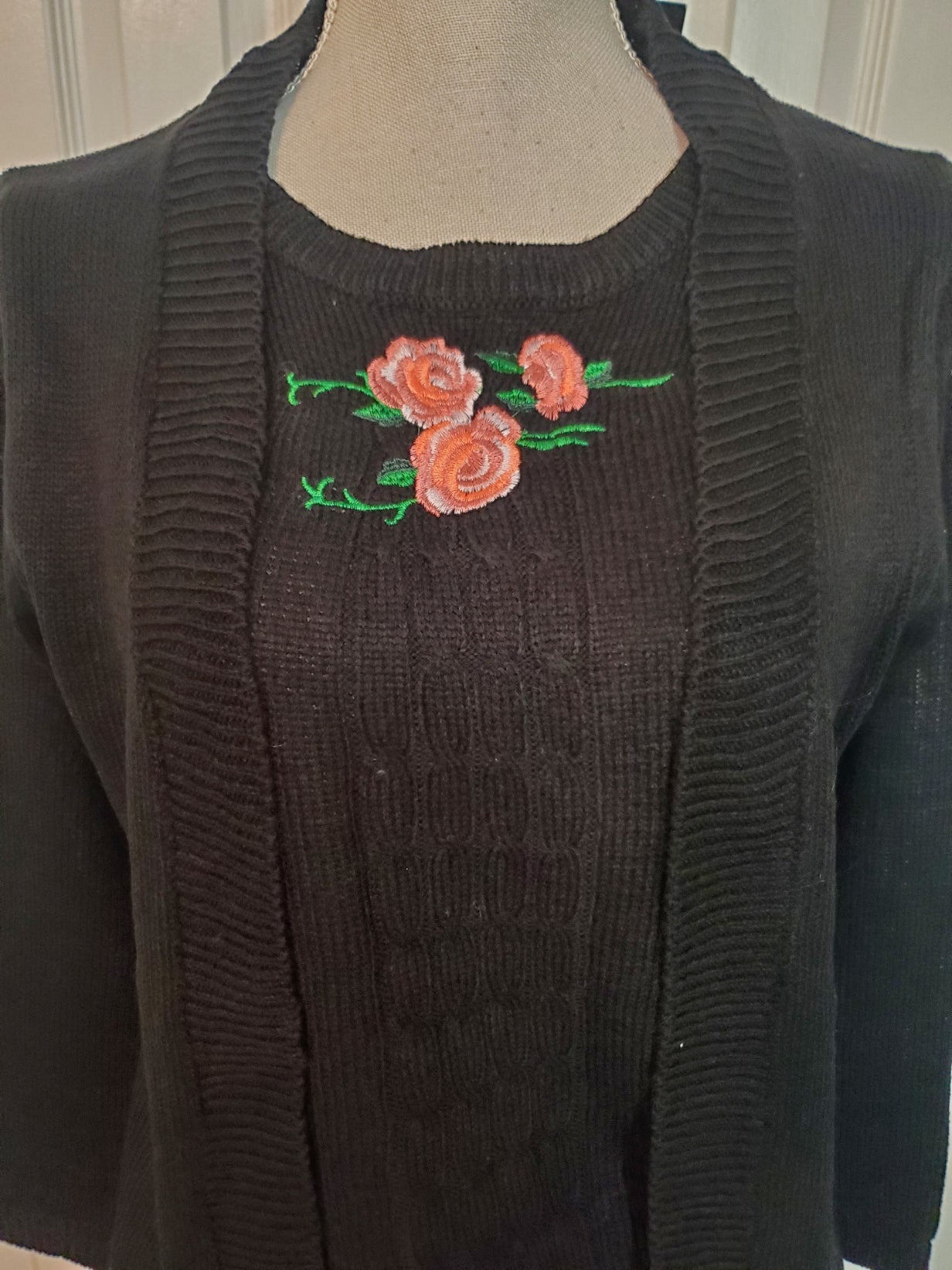 NY Designer Twin Sweater Set Size Medium