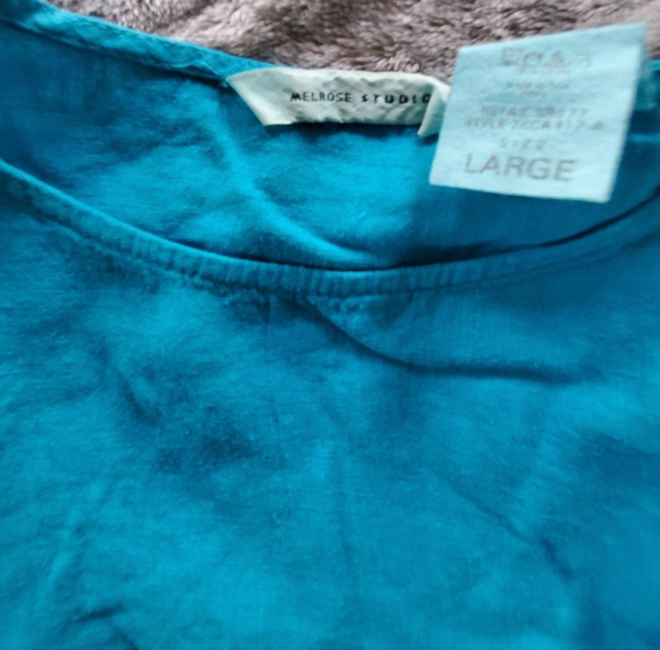 Cute as Button Top NWT