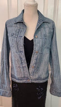Load image into Gallery viewer, Women&#39;s Denim Jacket Size Small
