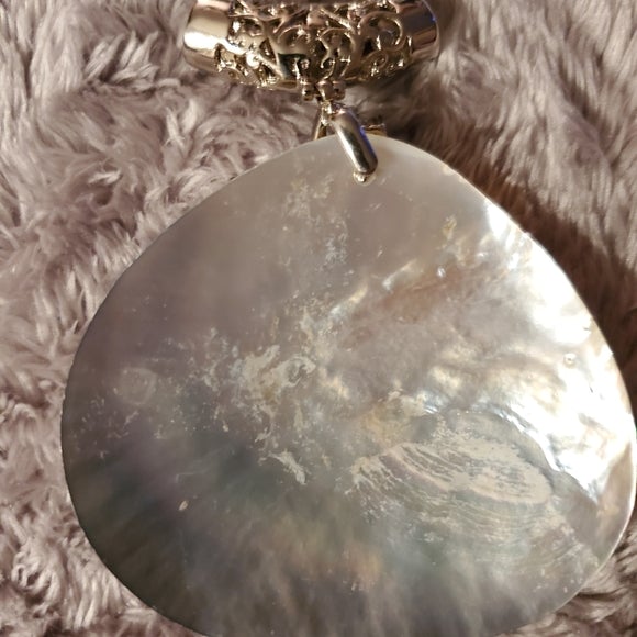 Beautiful Mother of Pearl Necklace