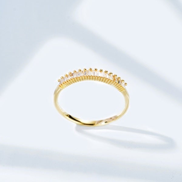 Dainty Baggett Ring
