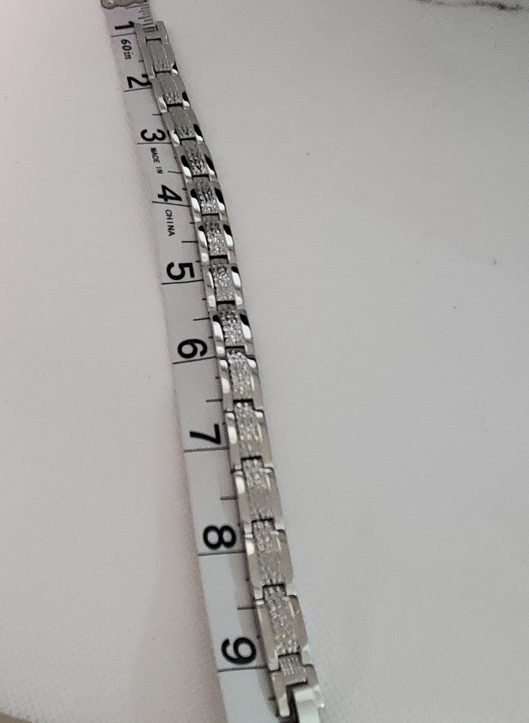 Men's Bracelet and Honey Comb  and Textured Dog Tag Pendant Necklace