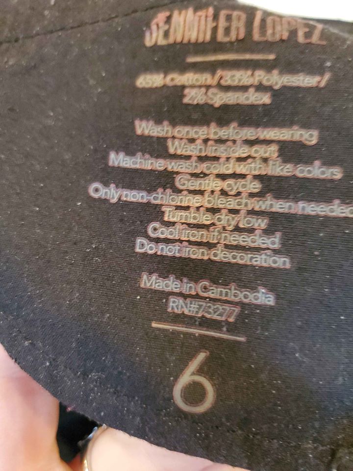 Jennifer Lopez Straight Leg Jean's Sz 6 - WHIMSICALIA