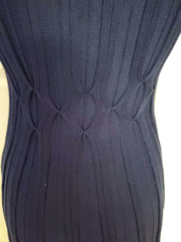 New Navy, Pleated Lightweight Sweater Dress Size Medium