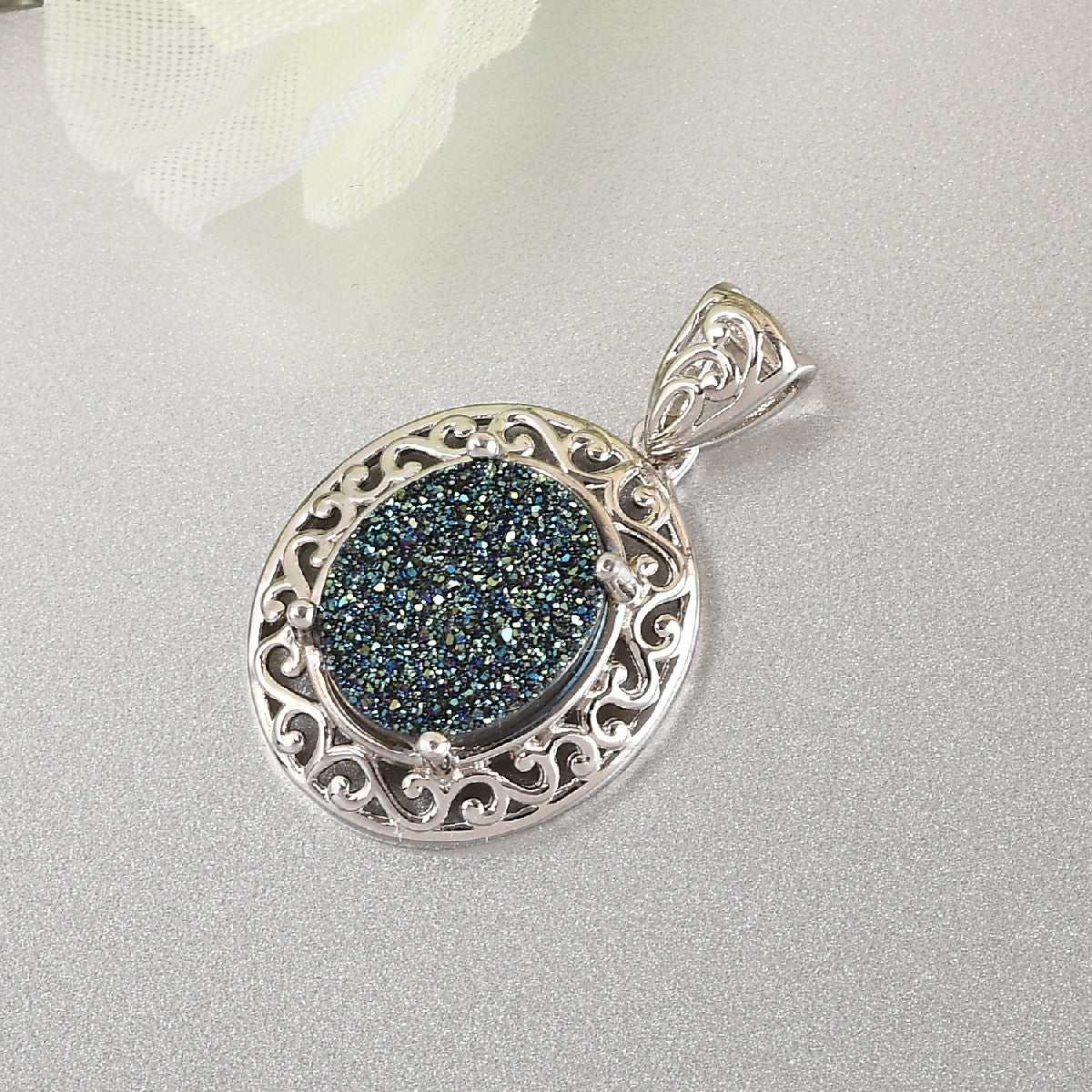 Iridescent Drusy Pendant Necklace