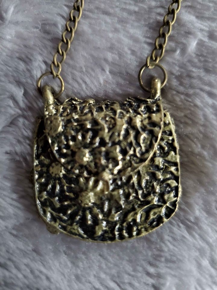 Purse Necklace