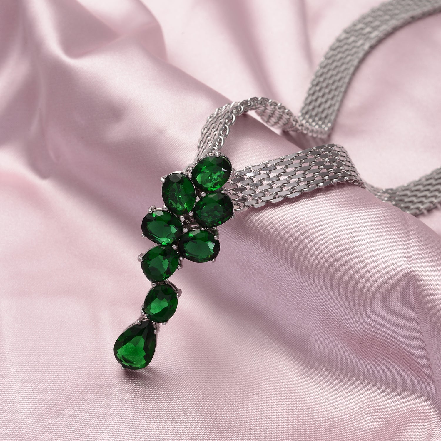 Silver Mesh Simulated Green Diamond Choker Pendant Necklace 16 Inches