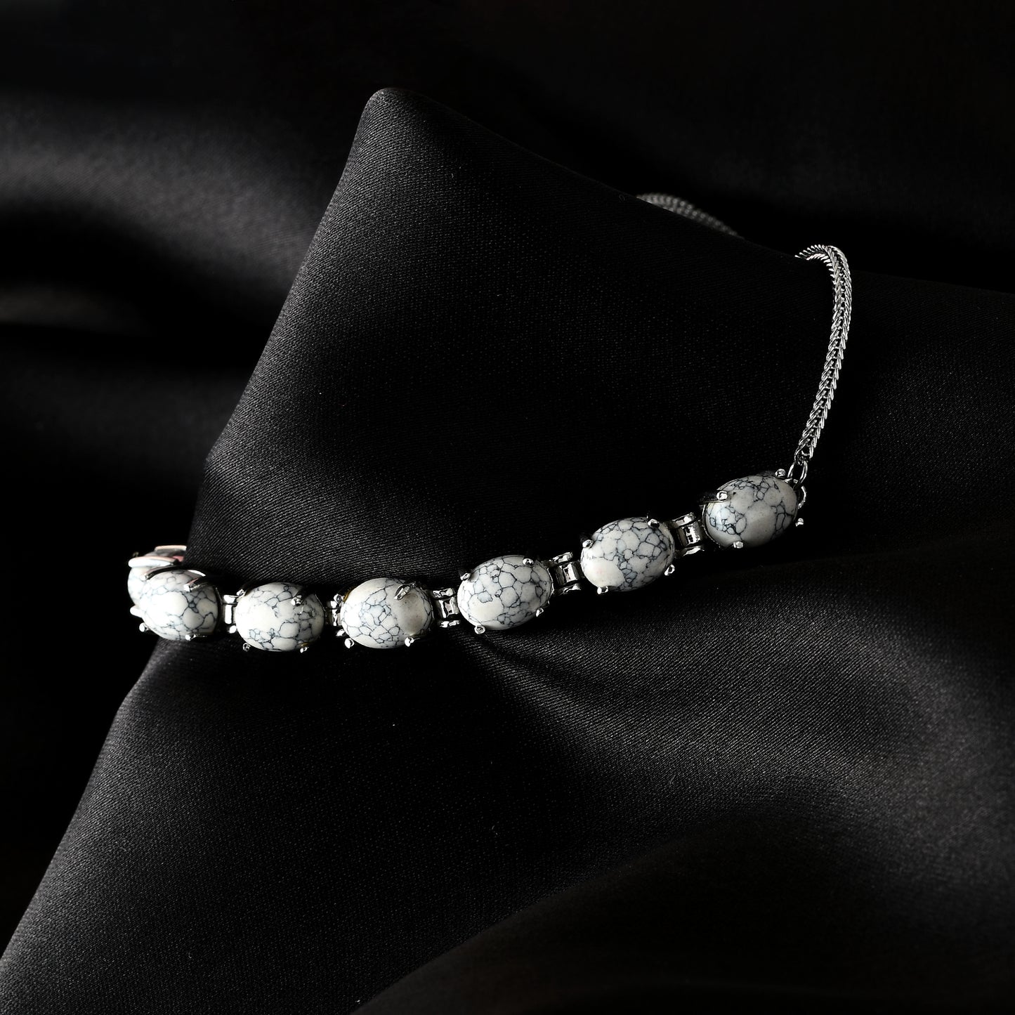 White Howlite Line Bolo Bracelet in Stainless Steel 9.75 ctw