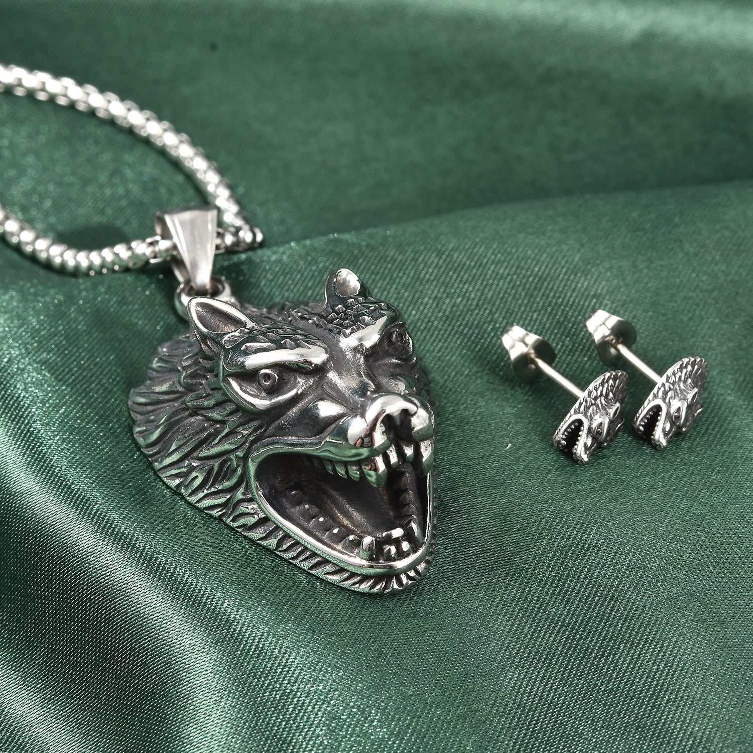 Wolf Earrings and Pendant Necklace 24 Inches