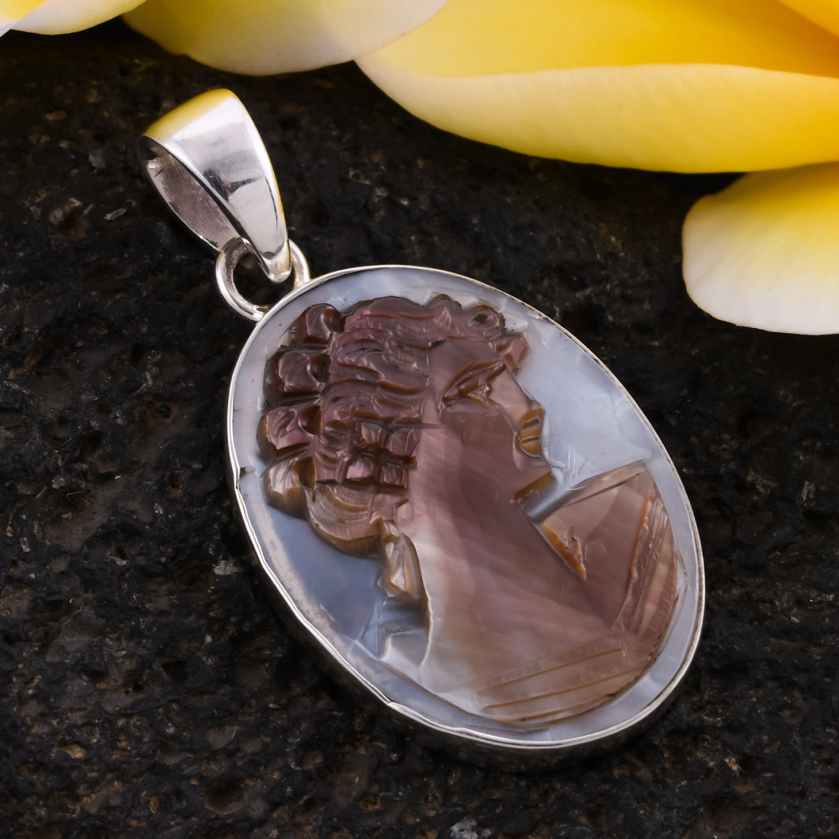 Women's Beautiful Brown Cameo Pendant