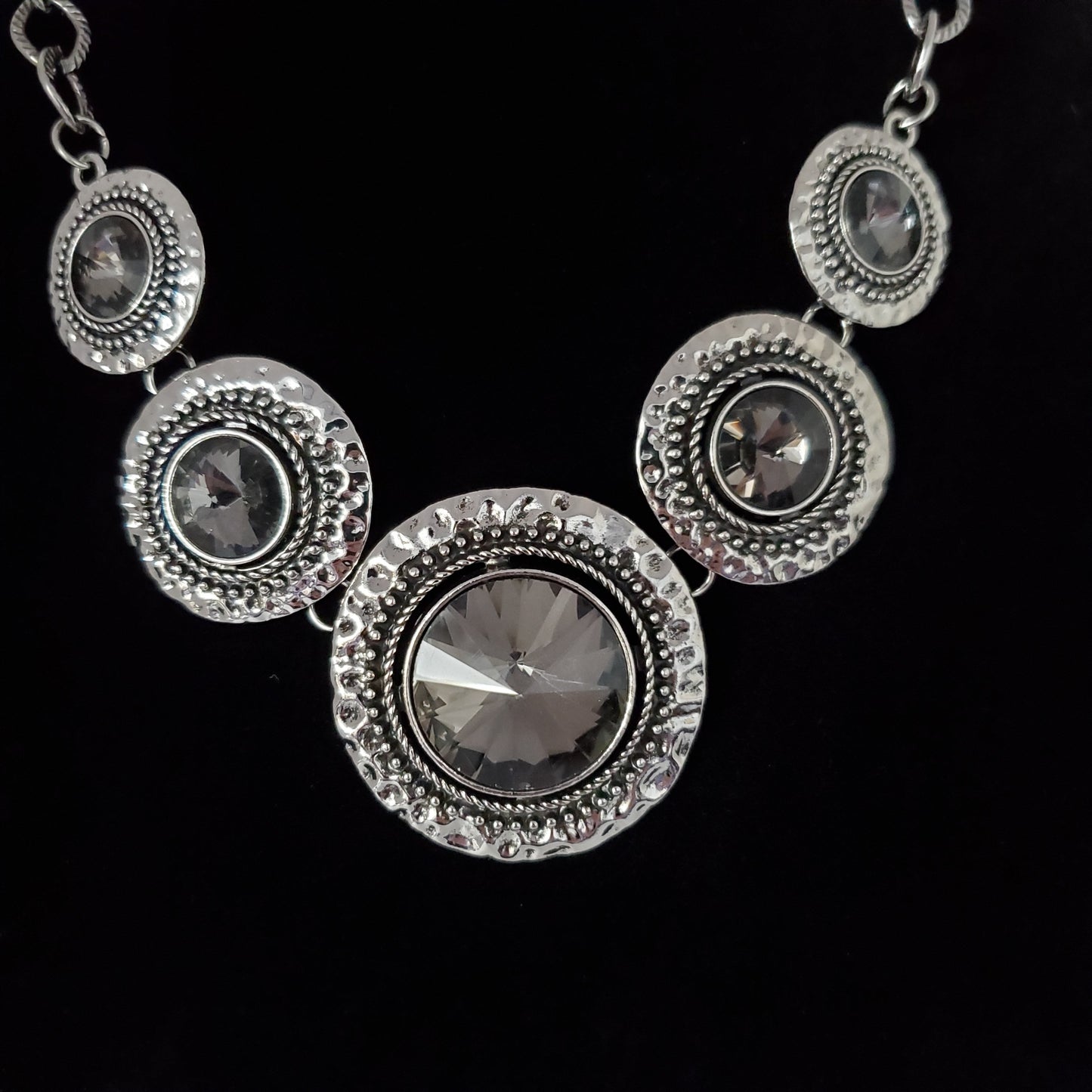 Gorgeous matching earrings and necklace $14