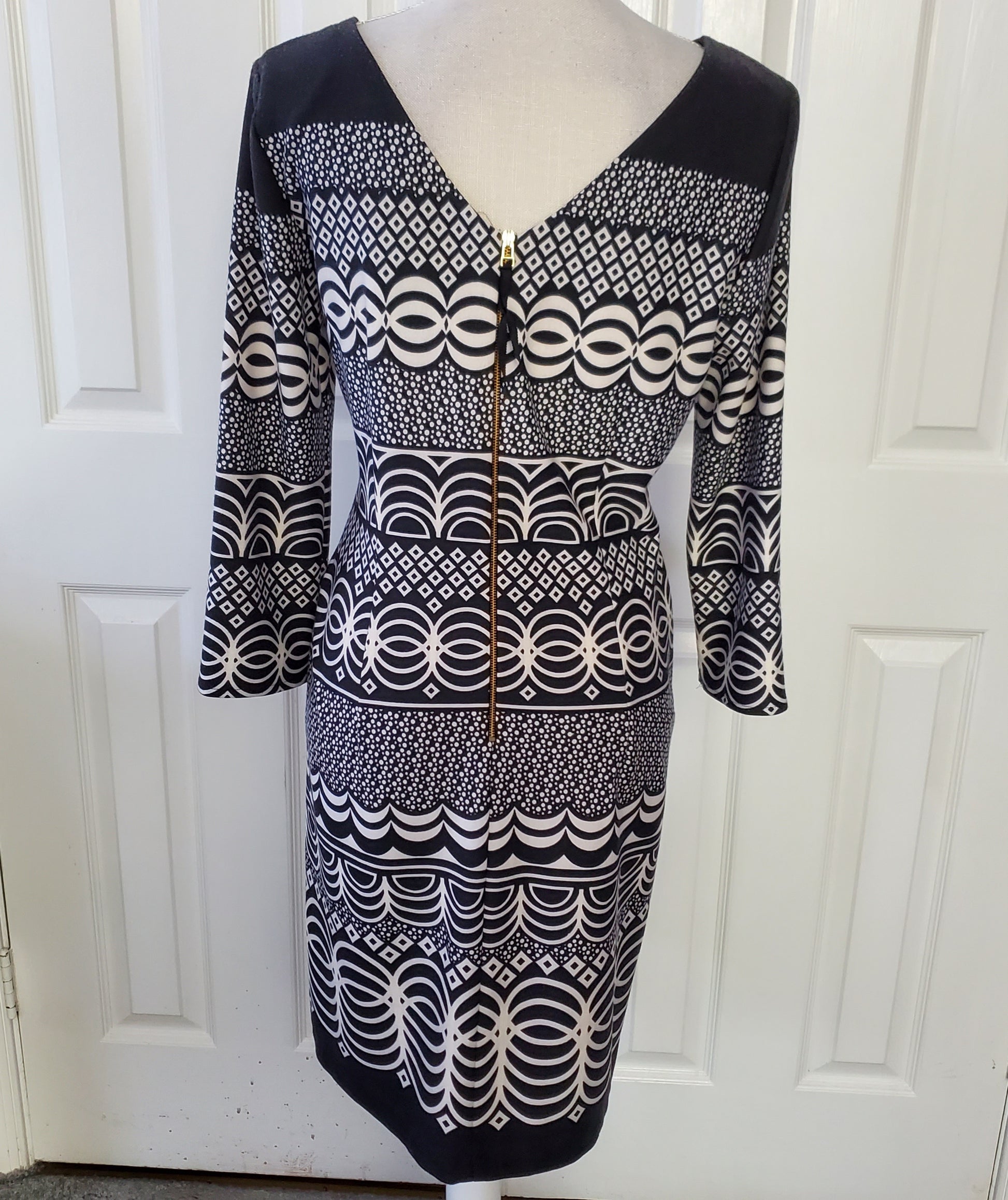 Just Taylor Long Sleeve Dress Size 10 NWT