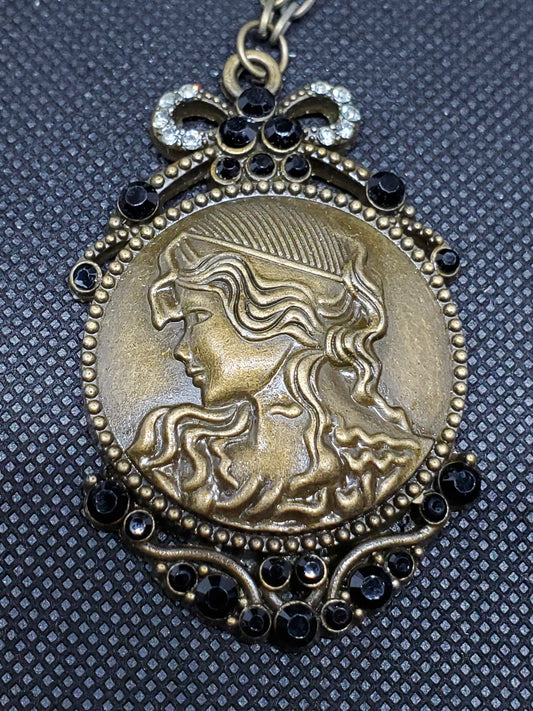 Vintage Style Cameo Pendant Necklace