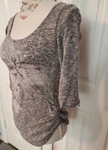 Load image into Gallery viewer, Ladies Lightweight Top with Ruched Sides Size Large
