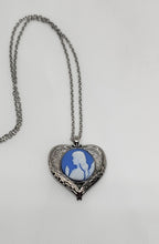 Load image into Gallery viewer, Cameo Pendant Necklace 20 Inch
