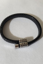 Load image into Gallery viewer, Men&#39;s Black Leather Braided Bracelet

