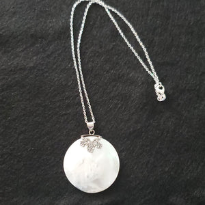 Bali Mother of Pearl Pendant Pearl Necklace