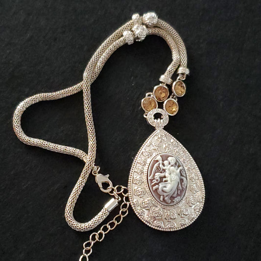 Champagne Cameo Pendant Necklace