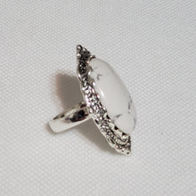 Load image into Gallery viewer, Oval White Howlite Statement Ring
