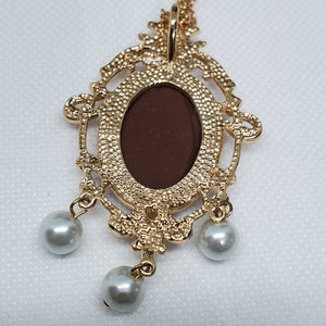 Beautifully Crafted Cameo Pearl Necklace