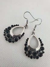 Load image into Gallery viewer, Black Spinel Earrings
