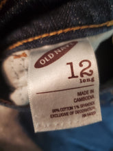 Load image into Gallery viewer, Old Navy Medium Wash Jeans Sz 12
