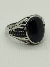 Load image into Gallery viewer, Men&#39;s Black and Silver Ring Size 10, 12

