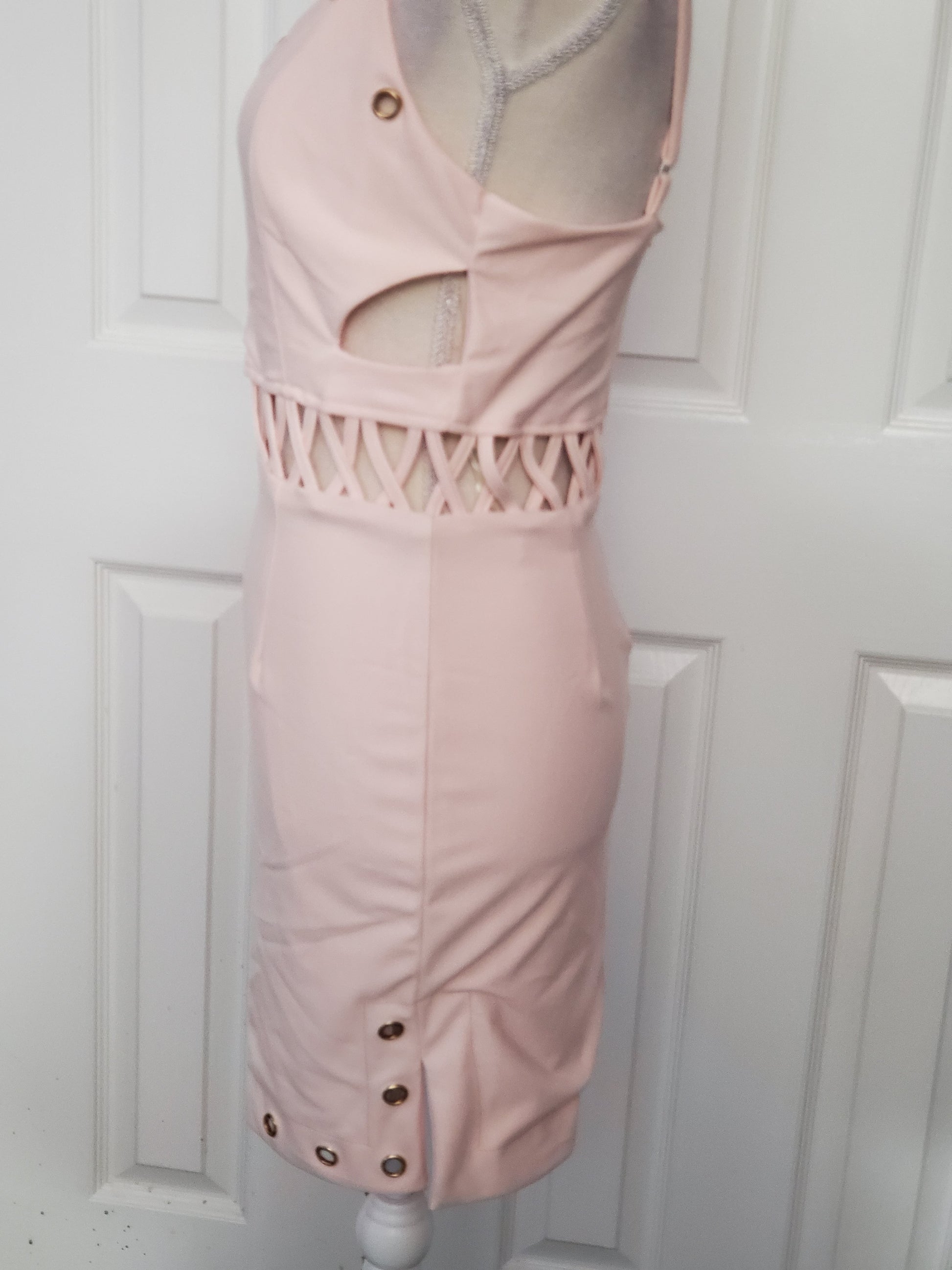 Pink Bodycon Dress with Cutout Size Medium