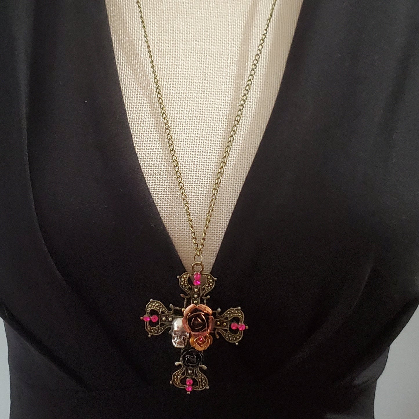 Retro Skull, Flower and Cross Necklace