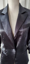 Load image into Gallery viewer, Satin 3/4 Sleeved Blazer
