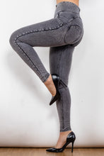 Load image into Gallery viewer, Zip Closure Skinny Jeans with Pockets
