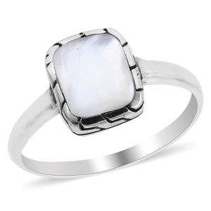 Beautiful Mother of Pearl Ring - Size 6