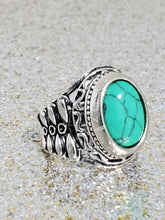 Load image into Gallery viewer, Unisex Turquoise Silver Ring Size 8.5
