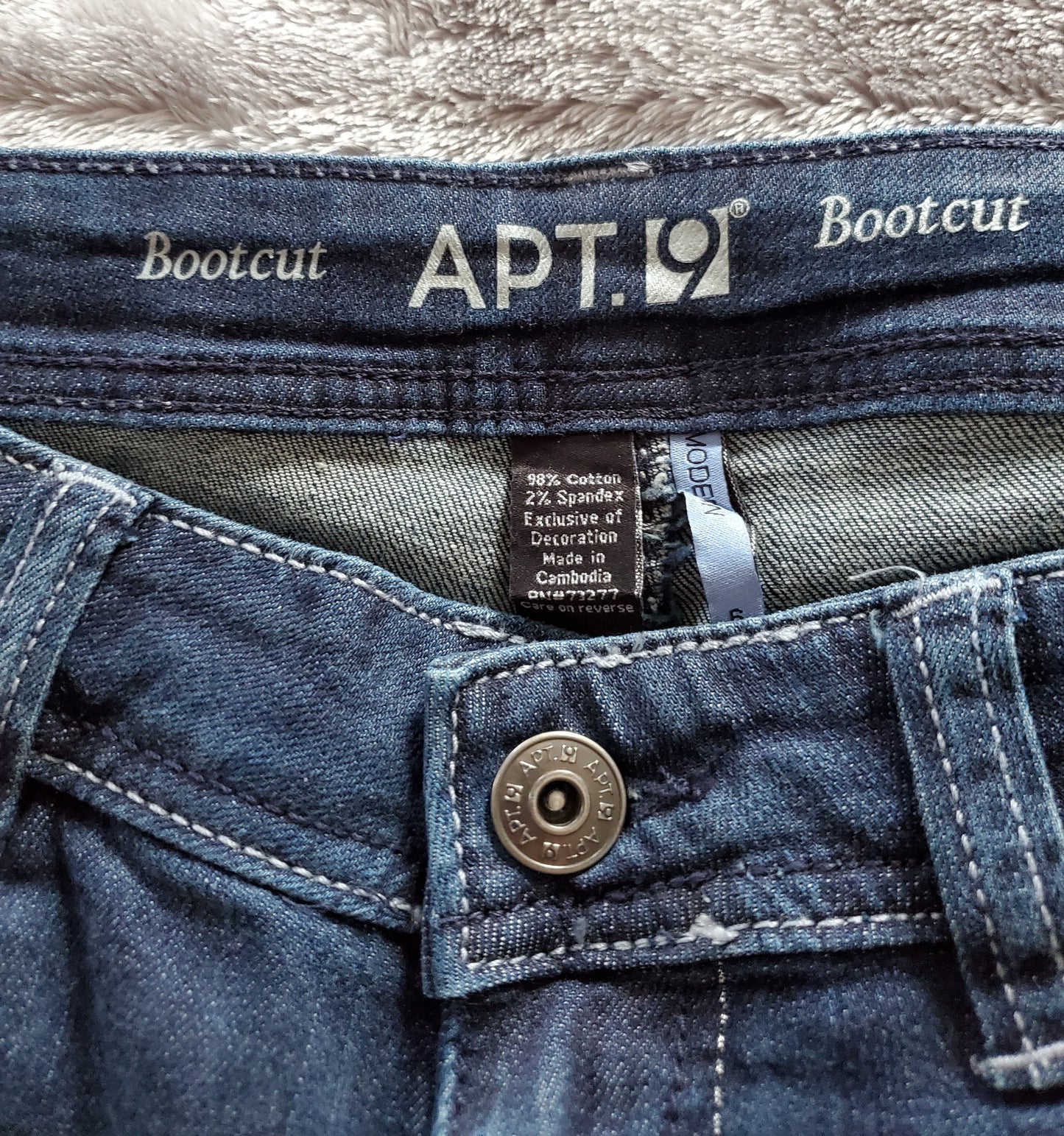 Apt 9 Jeans  Size 8