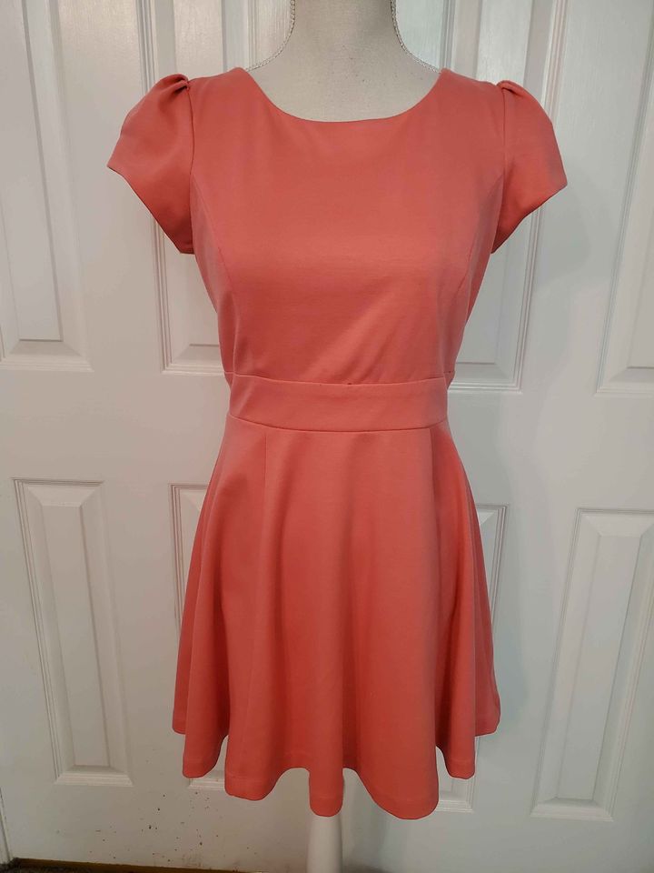 Coral Dress with Twisted Back Size 7