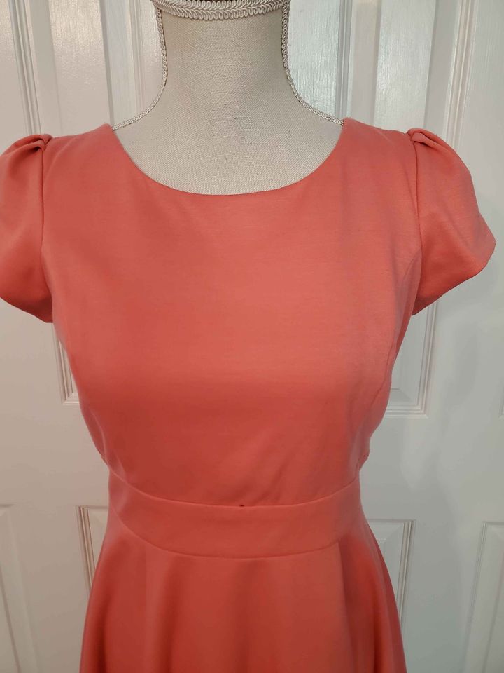 Coral Dress with Twisted Back Size 7